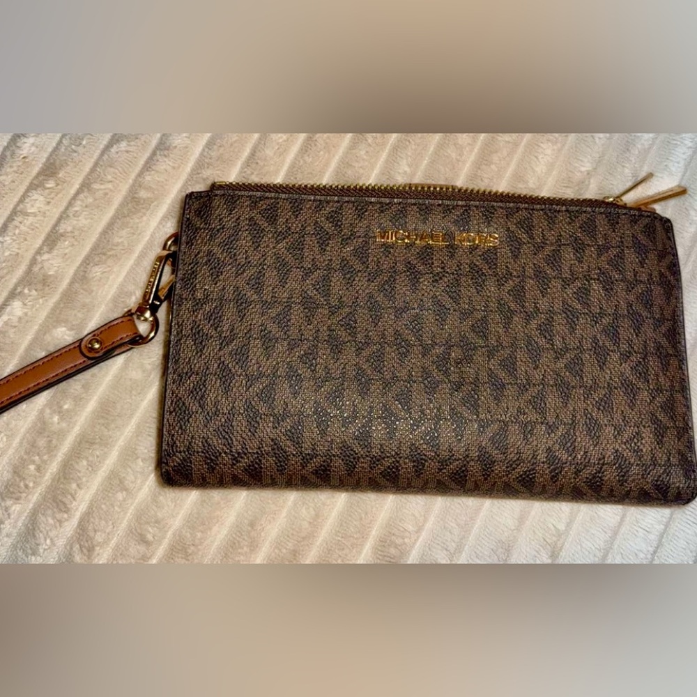 Adele Leather Smartphone Wallet